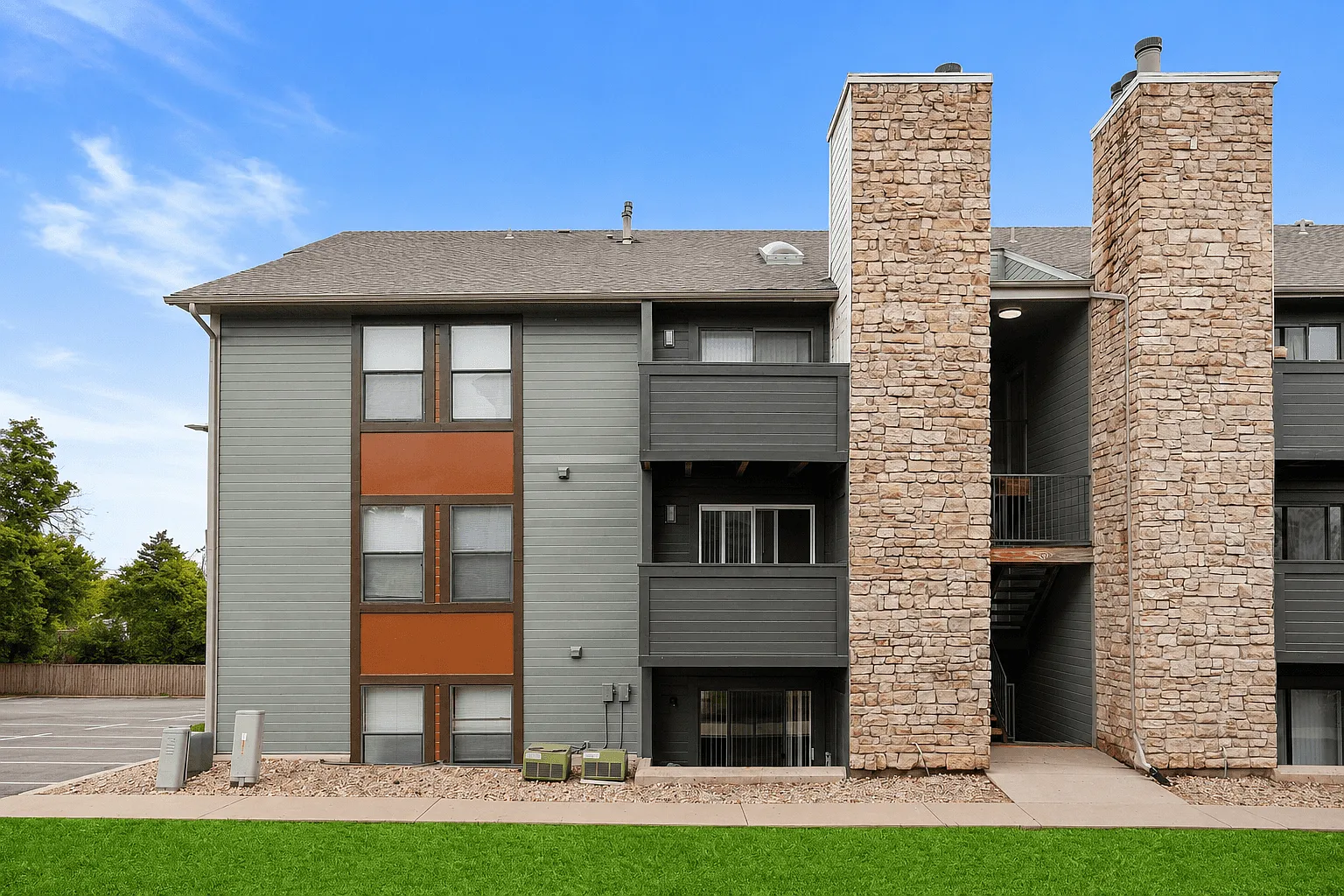Hilltop View Apartments — Photo 2