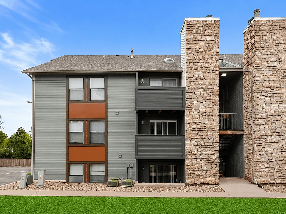 Exterior of Buildings at Hilltop View Apartments
