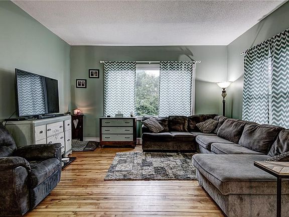 5th image of 318 Woodward Ave