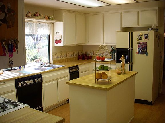 Open spacious kitchen