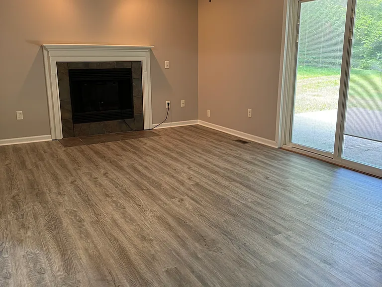 905 Ferncliff Ct — Photo 11