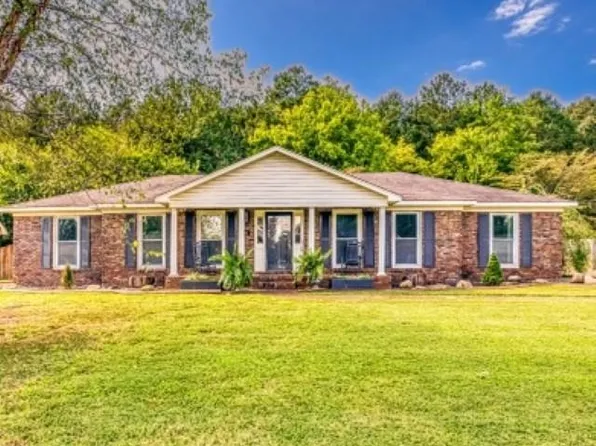 115 W Oak Hill Dr, Florence, AL 35633