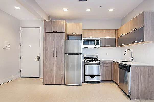 1st image of 272 W 139th St APT 2E