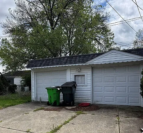 13402 Shady Oak Boulevard — Photo 2