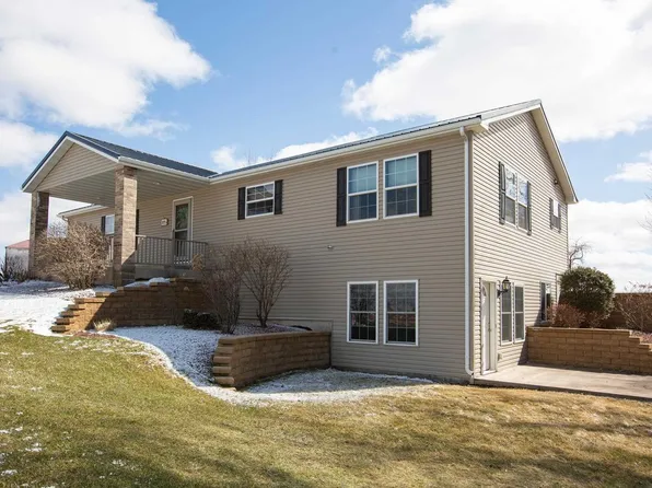 1115 Model Rd, Cuba City, WI 53807