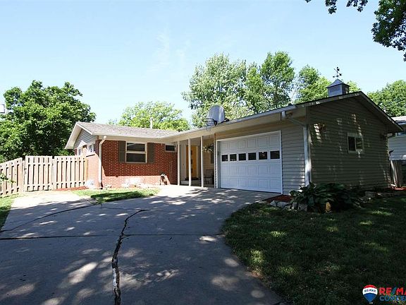 2nd image of 601 Eldon Dr