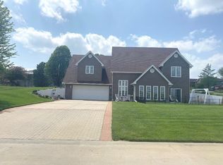 860 Valle Vista Dr, Chillicothe, MO 64601