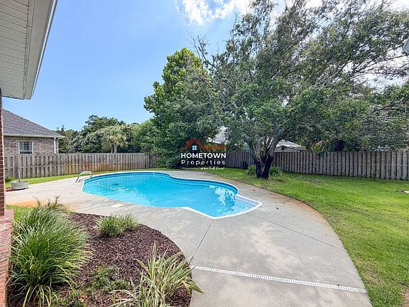 4th image of 1467 W Shores Blvd