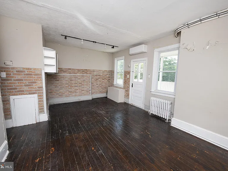 17 W State St #3 — Photo 4