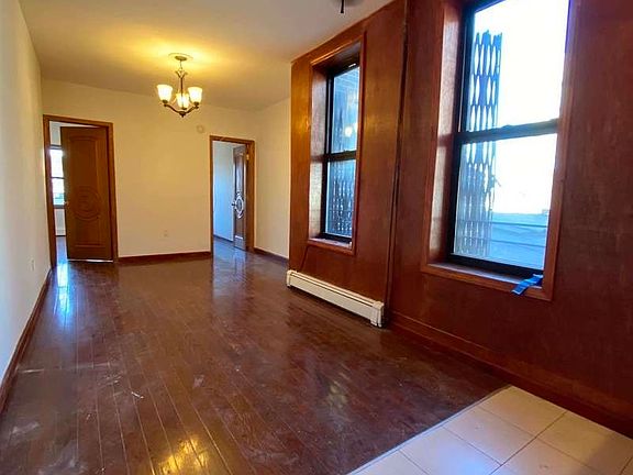 5th image of 145 Court St #2RR