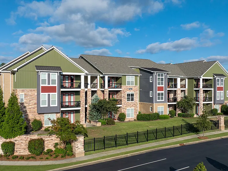 Addison Ridge Apartments — Photo 35