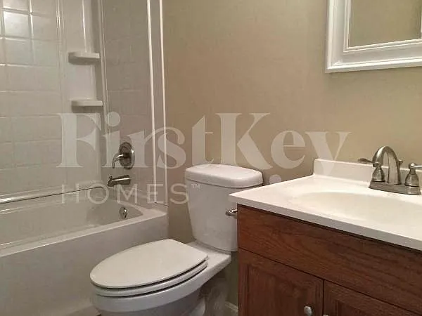 11428 Framingham Dr — Photo 10