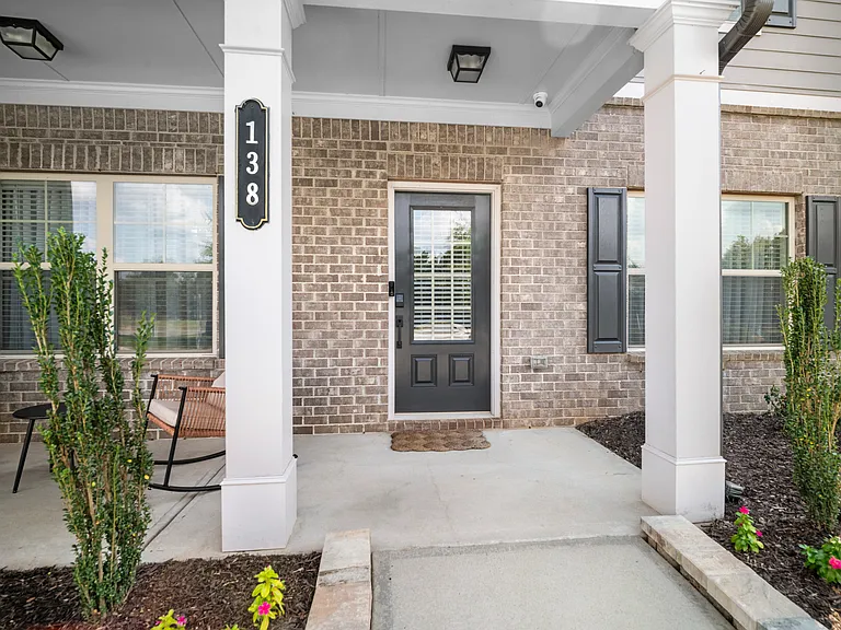 138 Dorothy Ln — Photo 4