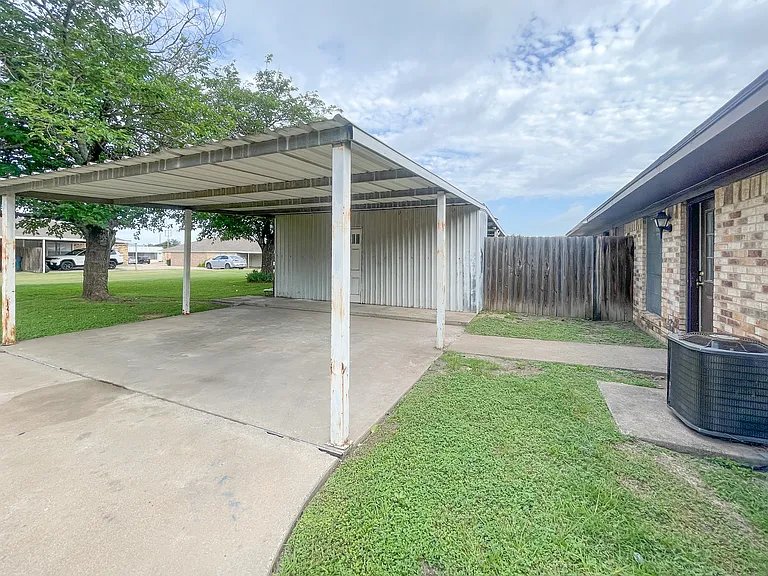 517 Karen Dr — Photo 22