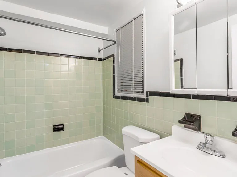 State House Apartments — Photo 14