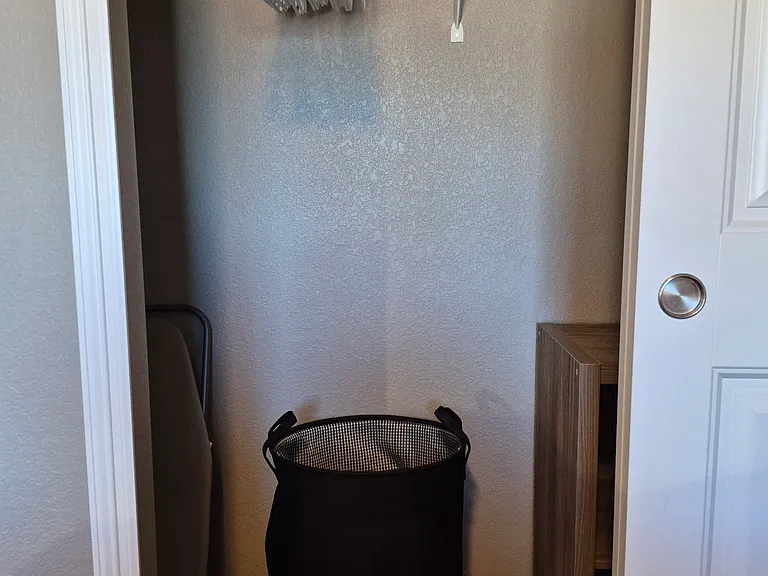 Loft Bedroom, Closet