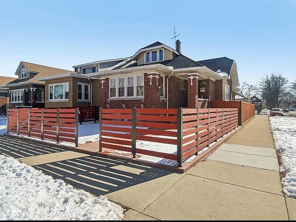 2nd image of 4857 W Wellington Ave #1