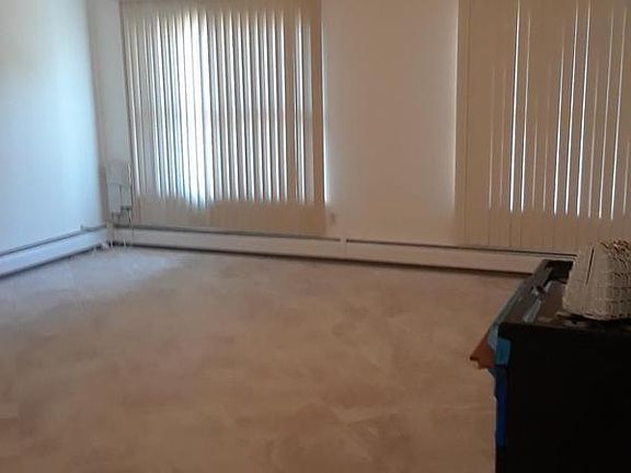 4th image of 296 Kinghorn St