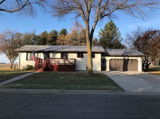811 14th St, Clarkfield, MN 56223