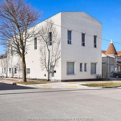 1st image of 266 Seymour St