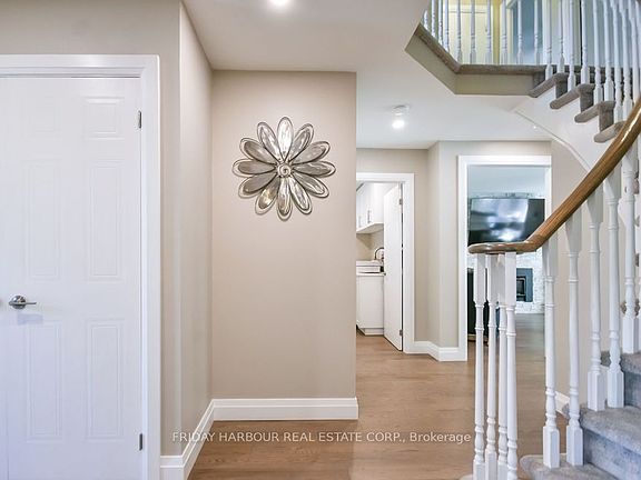 3rd image of 102 Colony Trail Blvd