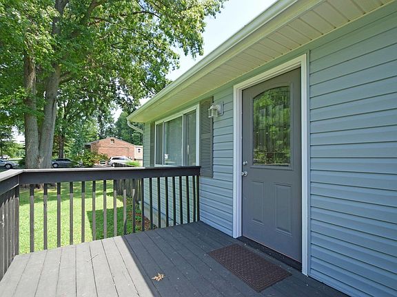 3rd image of 5736 Hilltop Way
