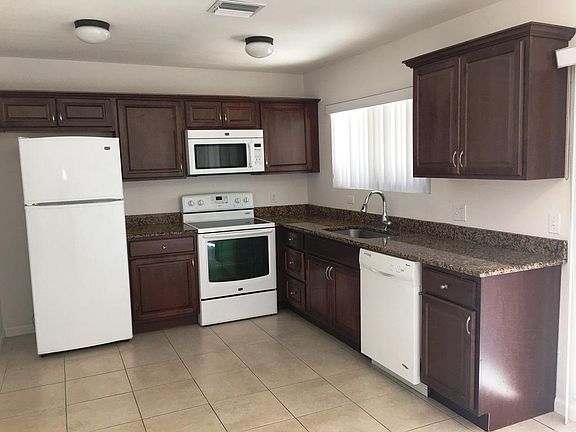2nd image of 5352 Bosque Ln APT 109