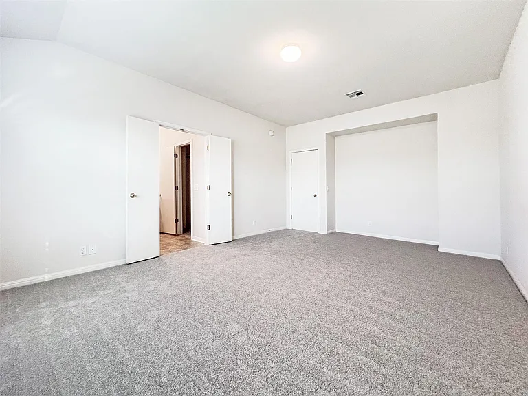 4712 Lake Champlain Ln — Photo 16