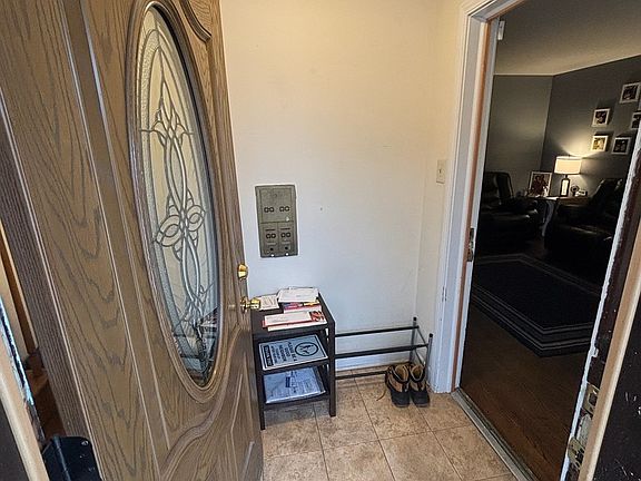 3rd image of 3513 Jackson St