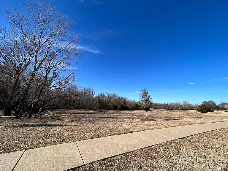 569 W Kara Dr — Photo 27