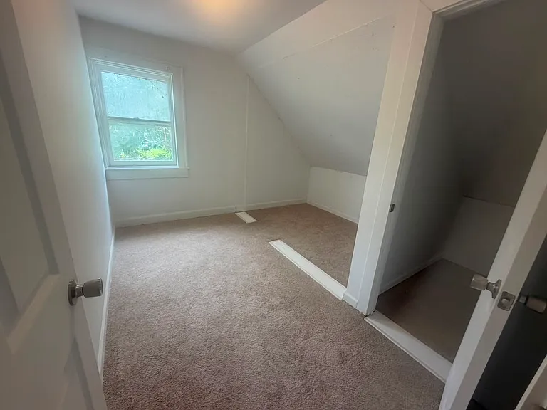1331 W 34th St — Photo 17