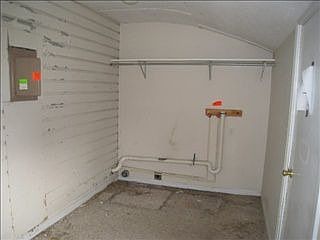 4th image of 105 South St
