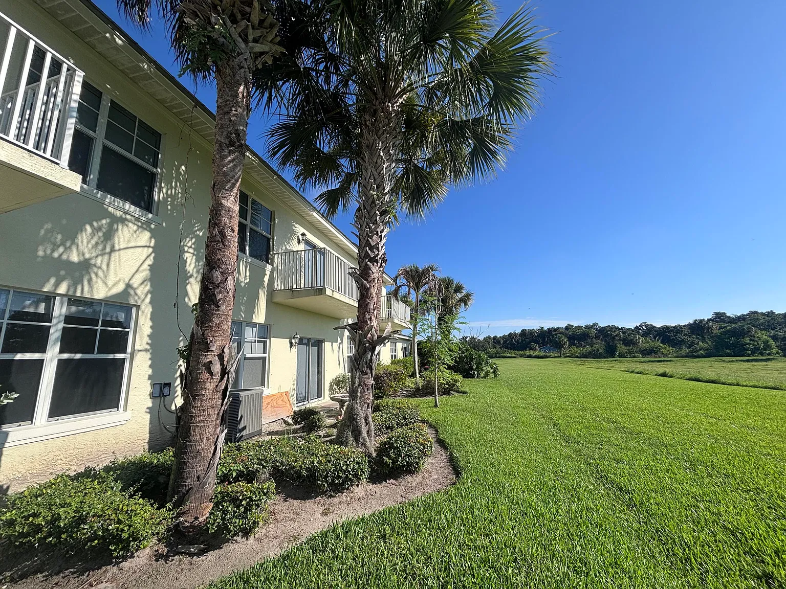 4 bed, 2.5 bath, 1958 sqft, $2,150 — Photo 4