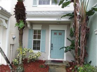 11010 Middle Golf Ct, Fort Lauderdale, FL 33321