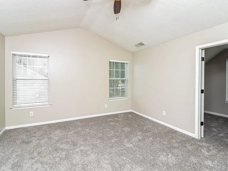 2991 Heather Lake Dr — Photo 12