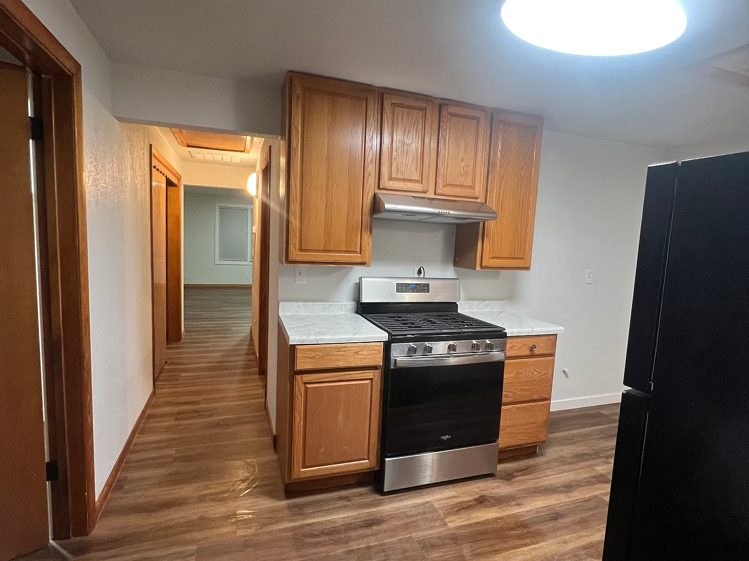 2 bed, 800 sqft, $1,300 — Photo 2