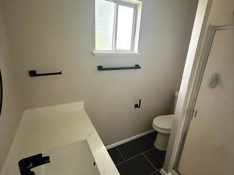 2712 Seattle Ave — Photo 9