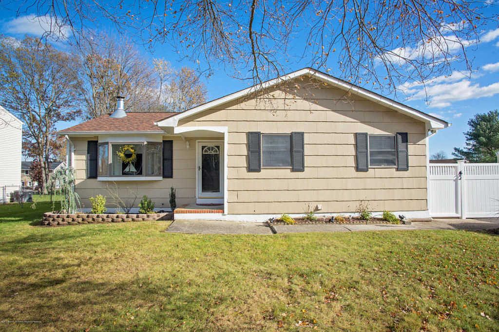 835 Vaughn Ave, Toms River, NJ 08753 Zillow