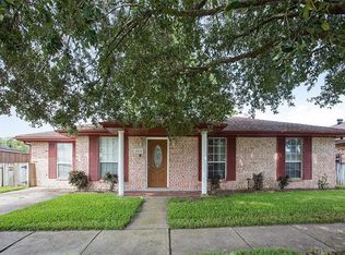 2416 Edgar Dr, Violet, LA 70092