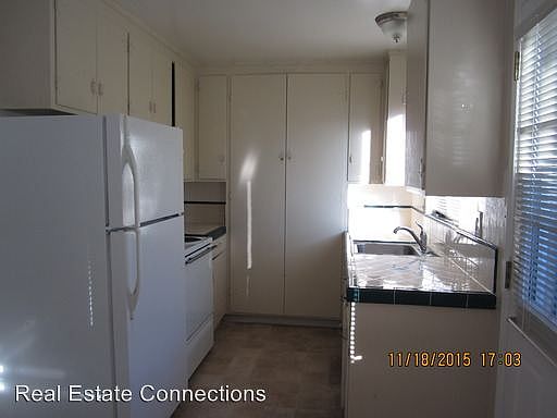 4th image of 998 College Dr
