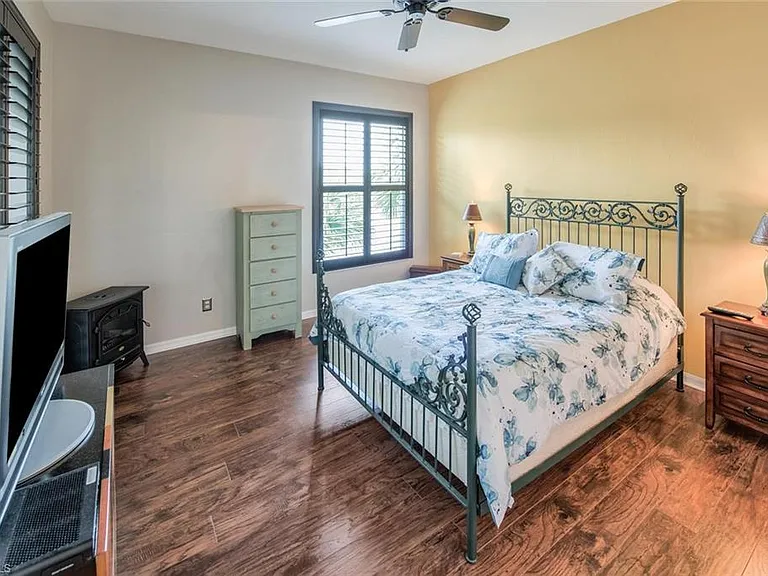 23036 Lone Oak Dr — Photo 21