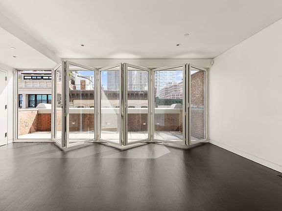 4th image of 40 Walker St Unit Penthouse
