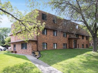1321 Sunset St #4, Iowa City, IA 52246
