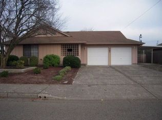 767 Calvin St, Eugene, OR 97401