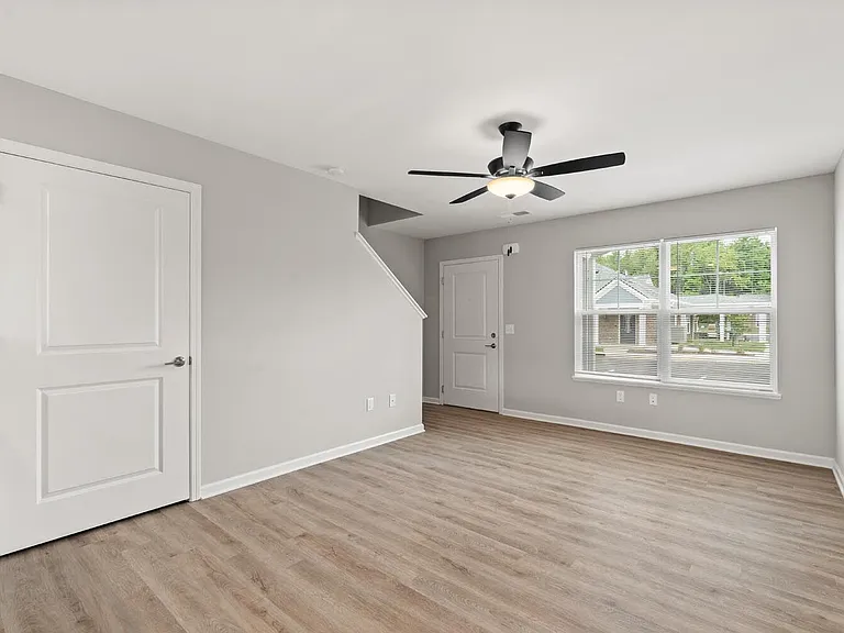 Foxtail Pointe — Photo 32