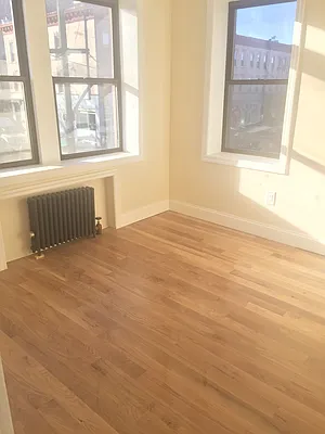 Rented by Alexander Bilu, LREB | media 7