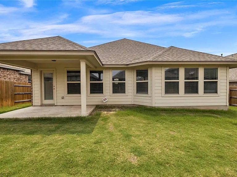 2926 Diego Dr — Photo 23