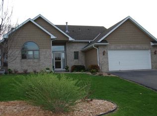 6750 Country Oaks Rd, Excelsior, MN 55331