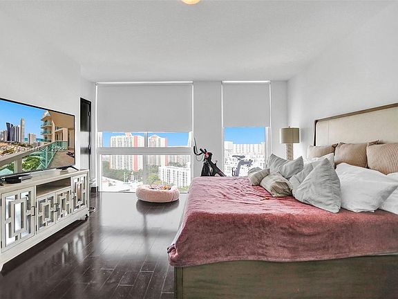 3rd image of 150 Sunny Isles Blvd #1-PH2