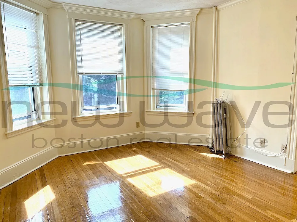 2 bed, 9999 sqft, $3,600 — Photo 4